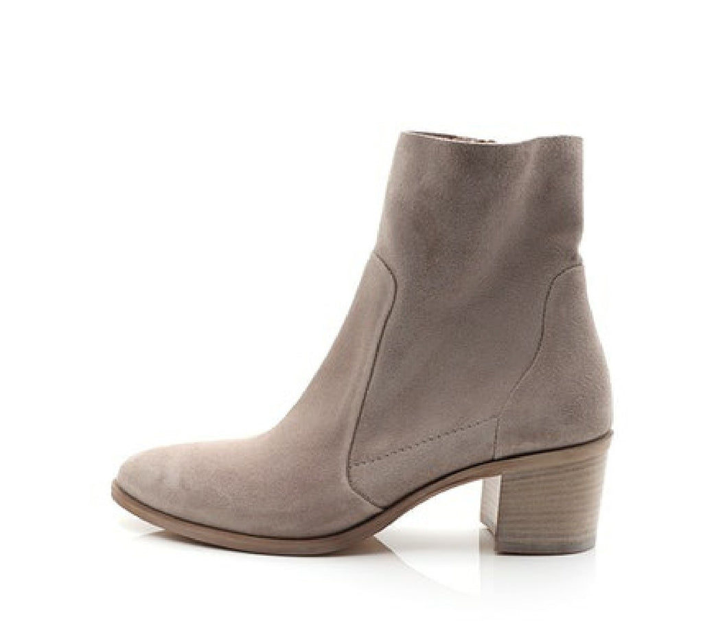 Donna Carolina  | Shoes, Sneakers, Boots & Booties
