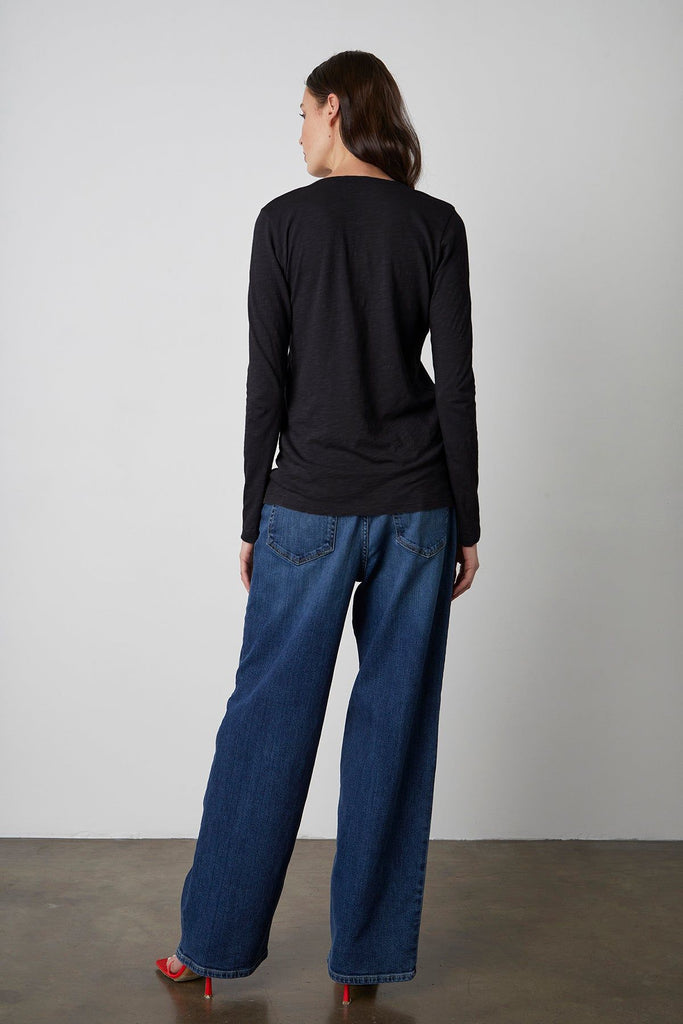 Velvet by Graham & Spencer Blaire Long Sleeve Cotton V- Neck Tee Shirt | Black