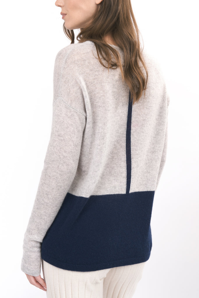 Robertson Madison 100% Cashmere Relaxed Color Block Sweater CC-258 | Light Grey/Navy