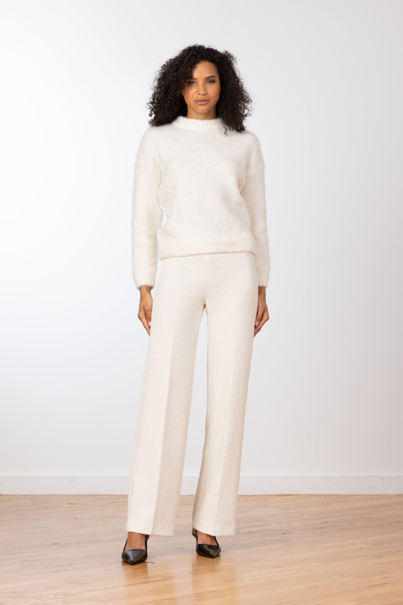 Avenue Montaigne Designer Pants - Flavia Collection Boucle Winter White - Size 6 - Winter White