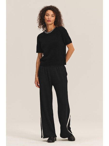 Velvet by Graham & Spencer Gigi Lush Fleece Trackpants | Black