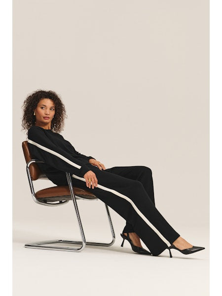 Velvet by Graham & Spencer Frankie Lush Fleece Pullover| Black