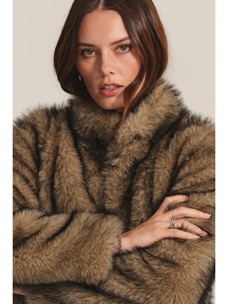 Velvet by Graham & Spencer Adalynn Faux Fur Coat | Nutmeg