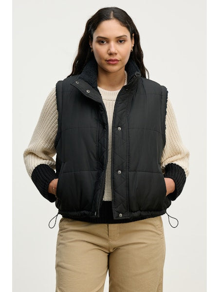 Velvet by Graham & Spencer Cathy07 Reversible Sherpa Vest  | Black