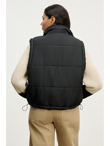 Velvet by Graham & Spencer Cathy07 Reversible Sherpa Vest  | Black