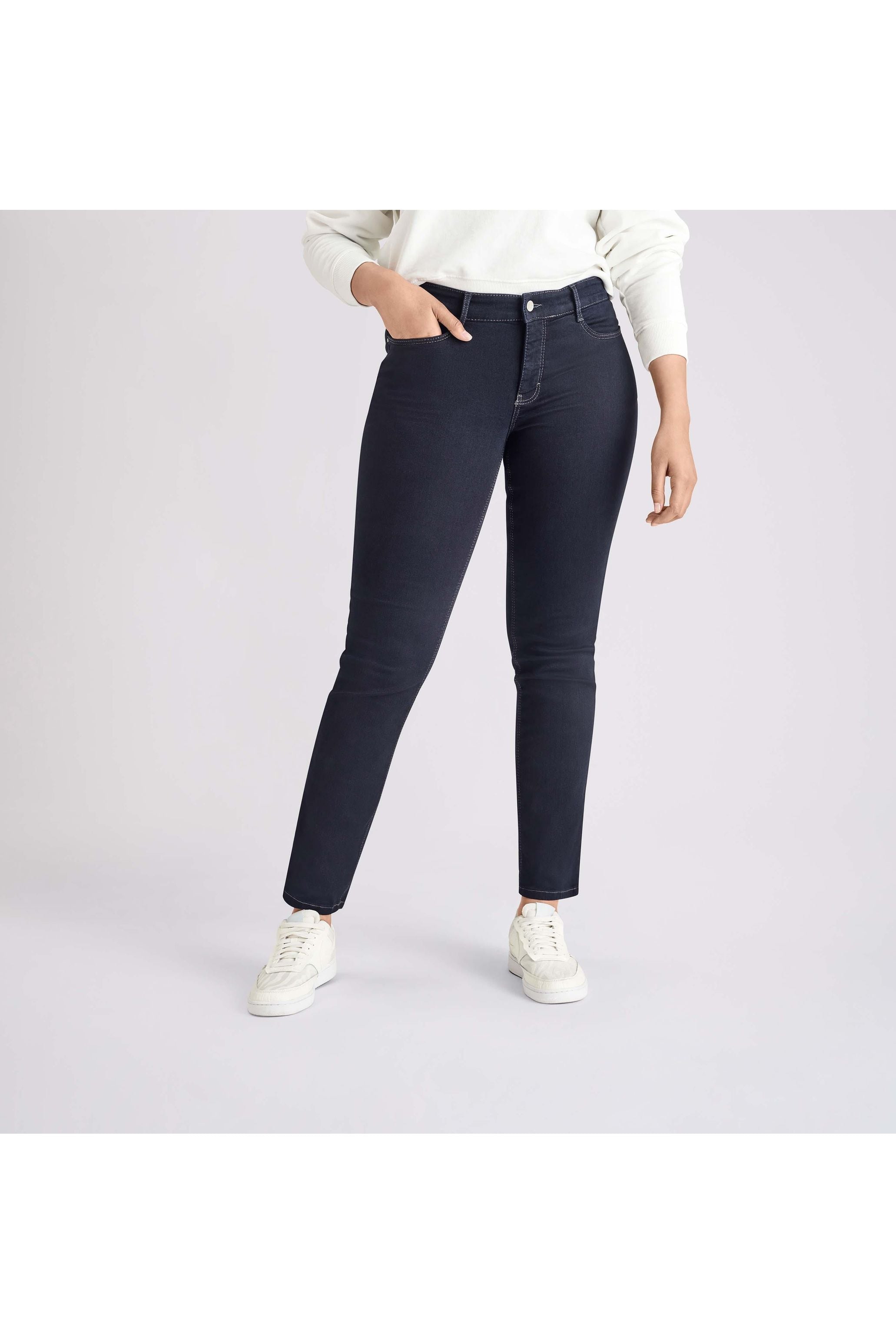 Mac Jeans Dream Denim Straight Legs 5401-90-355L | D801 Dark Rinsewash –  Robertson Madison | Slim-Fit Jeans