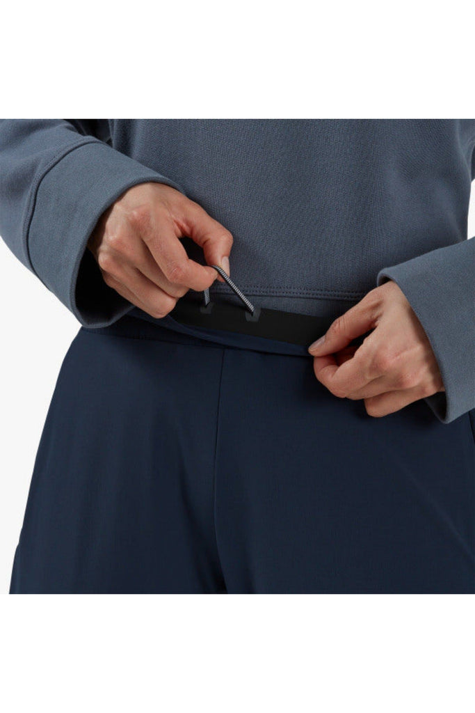 Products On Running Lightweight Pants | Running leggings | Navy | Shop Women's Apparel