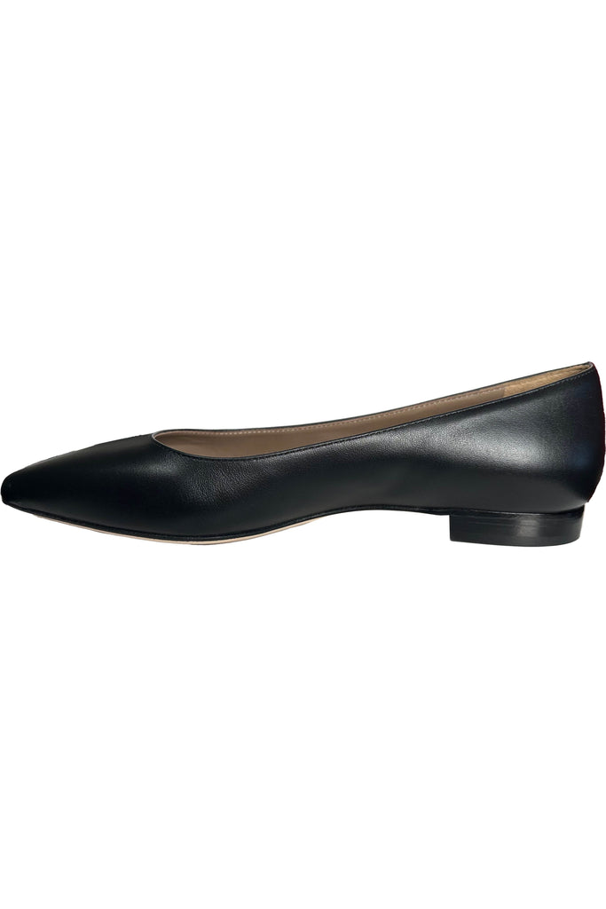 Robertson Madison Andrea Pointy Flat Shoe 29608 | Nero Vitello Leather